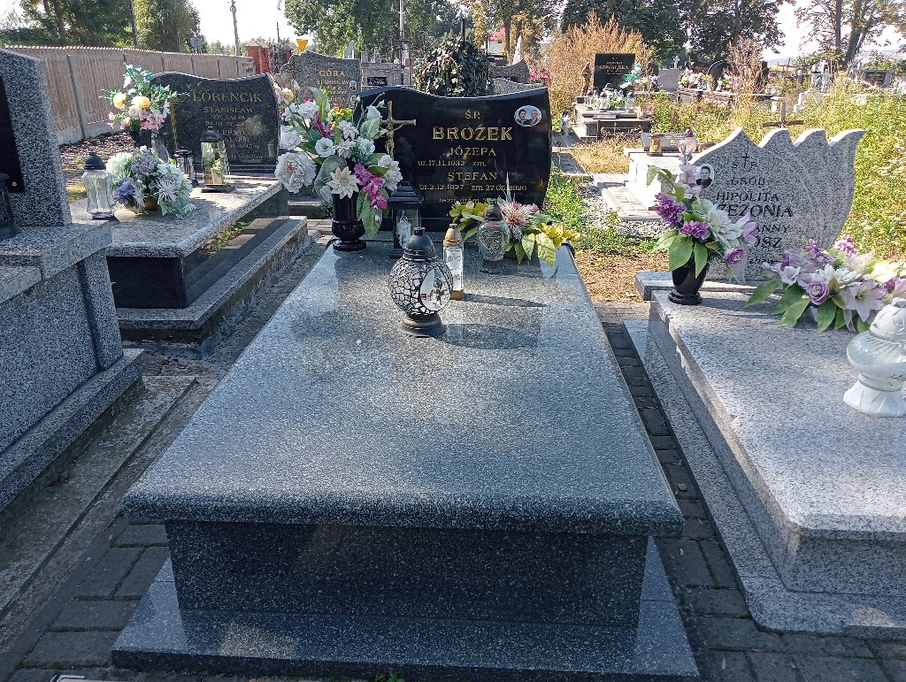 Grób Józefa Brożek
